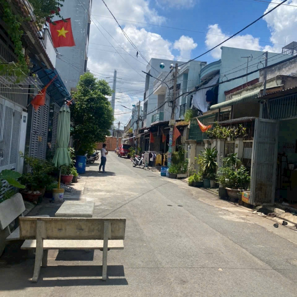 Nhà 64 m2 1 lầu đúc Nguyễn Thị Tú Bình Tân 