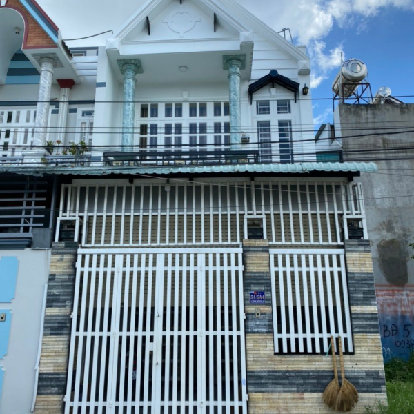 Nhà 90 m2  xuân Thới Sơn Hóc Môn chỉ 3,9 tỷ