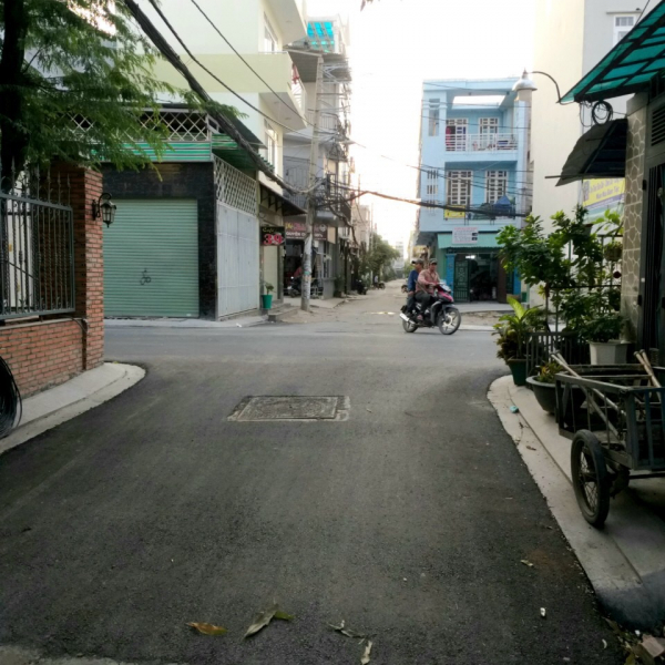 Bán nhà 1 lầu đúc hẻm thông Liên khu 5-6,Bình Tân.