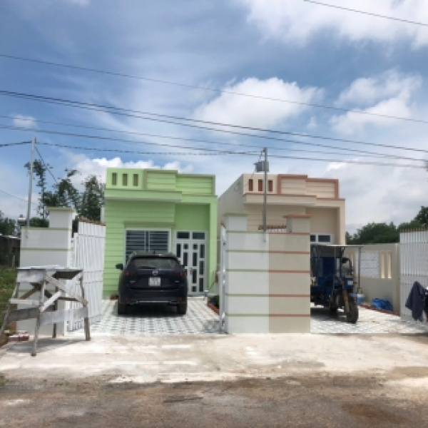 Bán 2486 m2 đất có sẵn 2 căn nhà vườn chỉ 4 tỷ