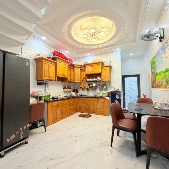 Bán nhà 4 tầng Phạm Đăng Giảng Bình Tân, 61m², 4PN, full nội thất, ô tô đậu cửa – 7,5 tỷ