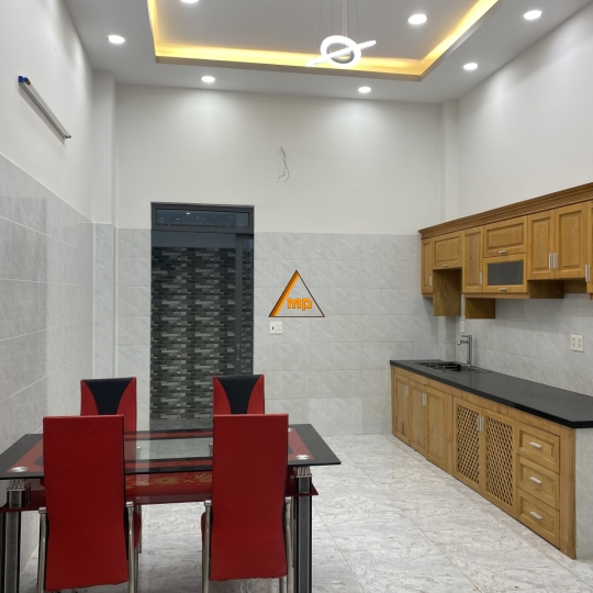 Bán nhà 3 tầng đường số 8 Bình Tân, 68m2, hẻm ô tô, giá 5,55 tỷ