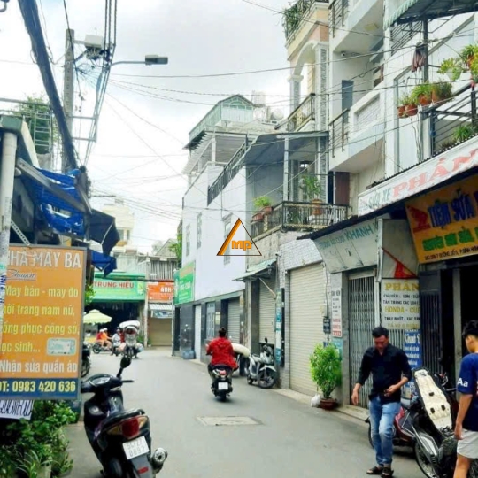 Bán nhà 3 lầu đường số 5 Bình Tân, hẻm ô tô, 4PN 4WC, giá 6,5 tỷ