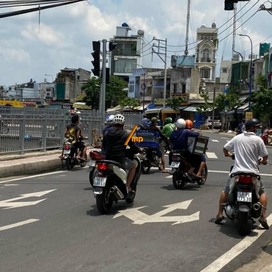 Nhà 1 / kênh Nước đen ,Bình Tân giáp Tân Phú
